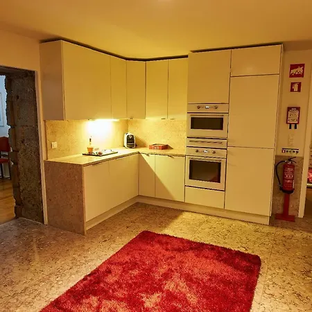 Casa Do Becco * أنغرا دو إِراويزو